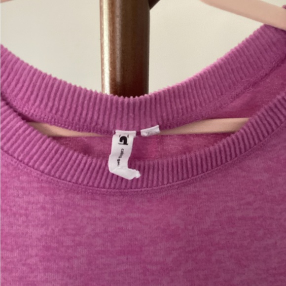 Cable & Gauge Magenta Sweater Button Decor Like new ! Size Small - Picture 3 of 4